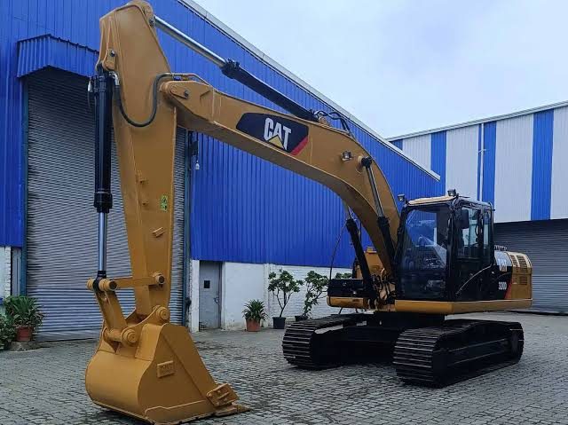 Used Caterpillar Excavator